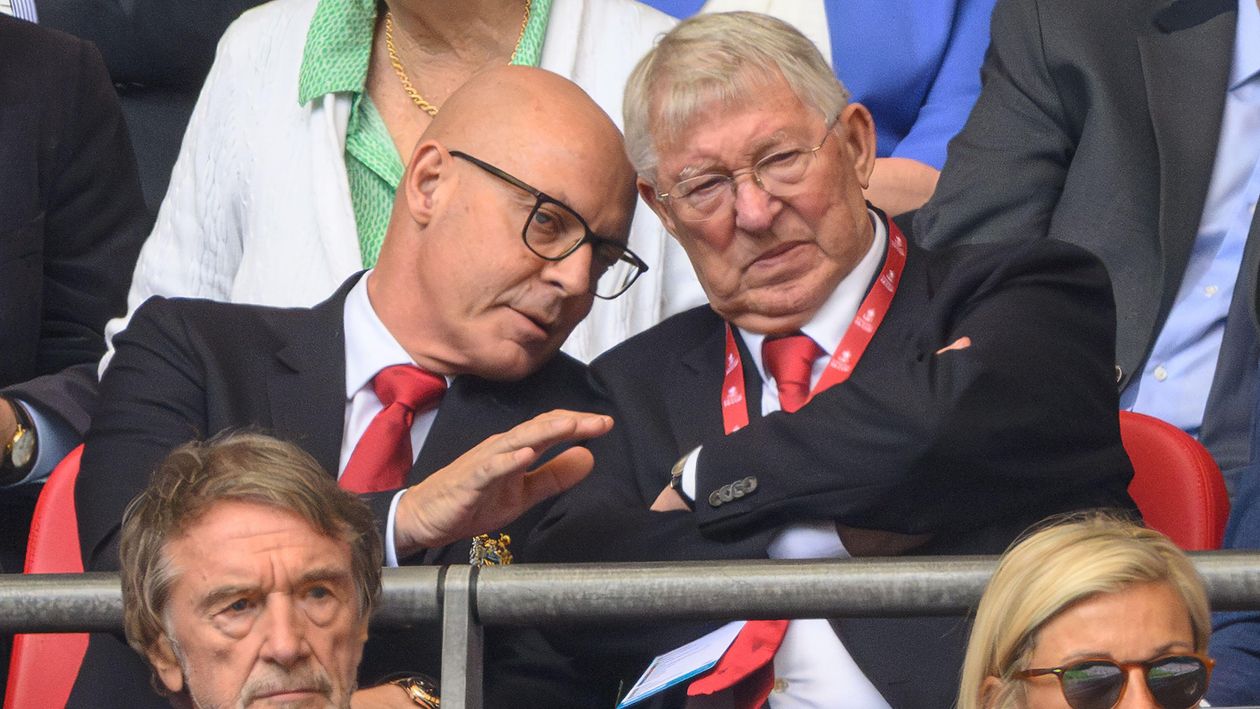 Sir Alex Ferguson to leave Manchester United ambassador role amid club cost cutting