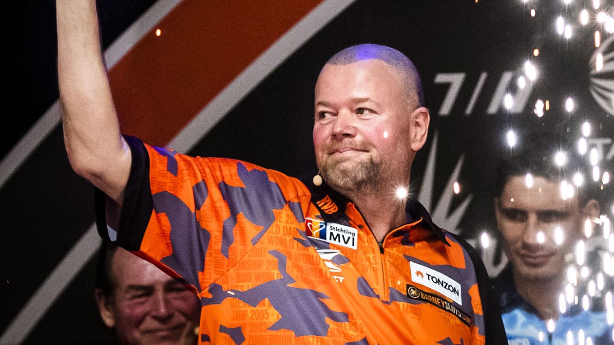 Darts Results: Raymond Van Barneveld Qualifies For The Grand Slam Of Darts