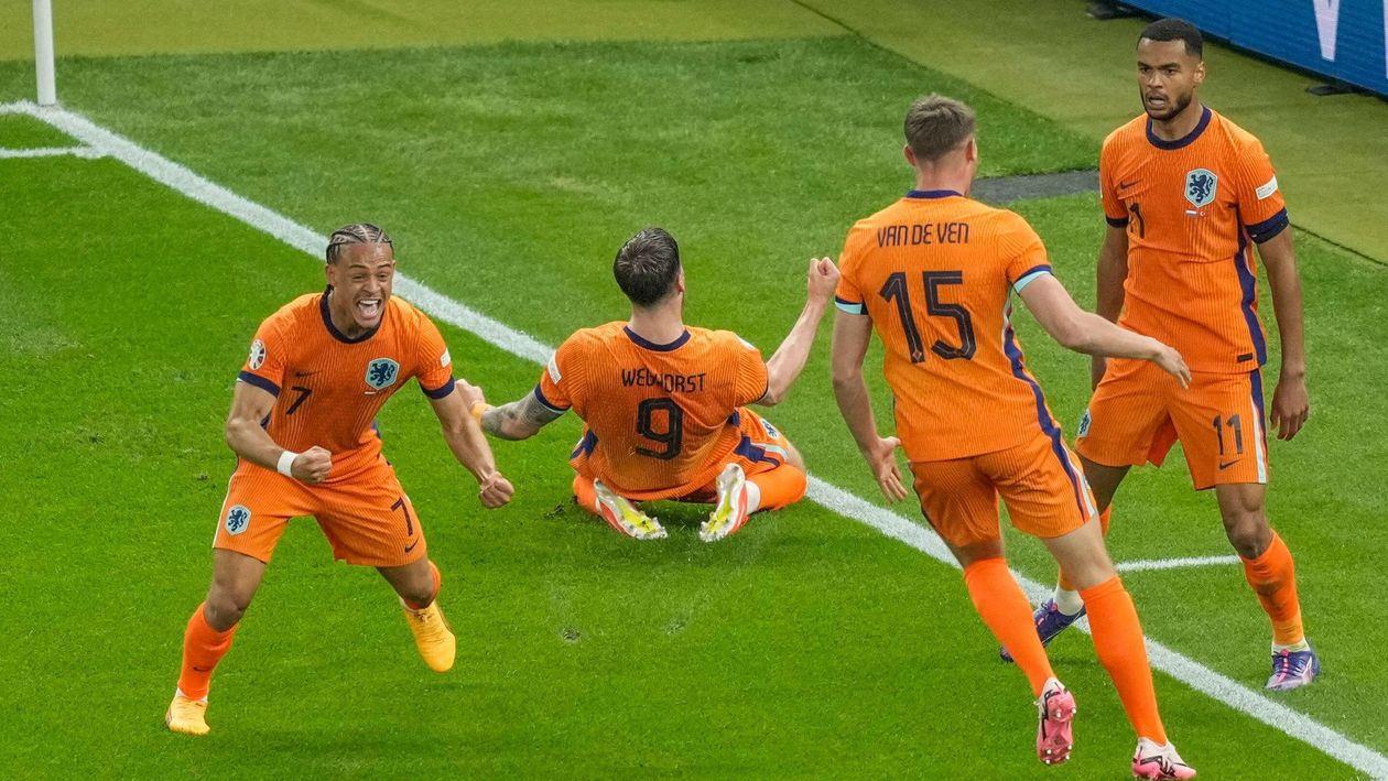 Come from behind win sets up Netherlands-England semi-final