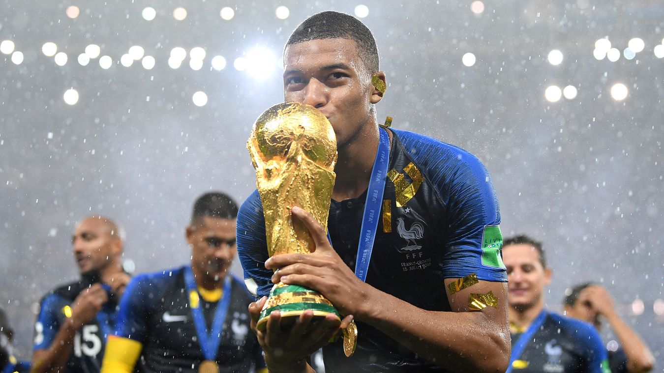Listing every FIFA World Cup winner from 1930 to 2018 as 2022