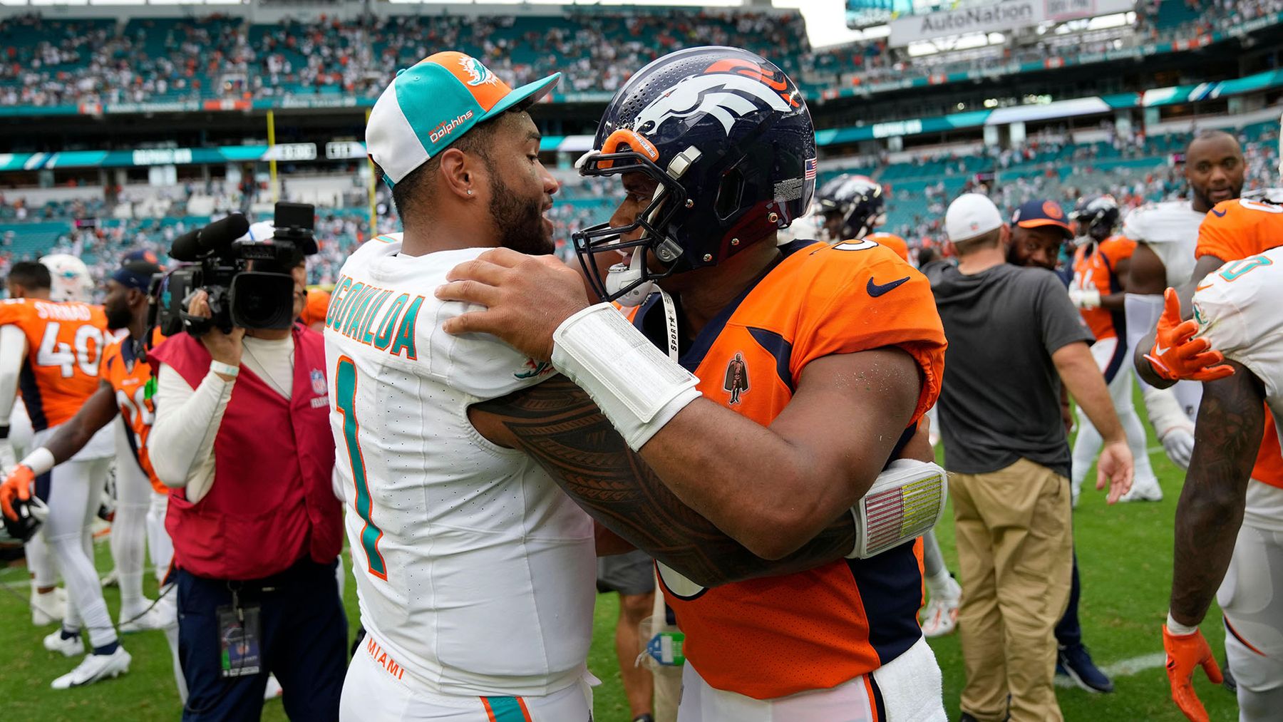 Miami Dolphins defeat Denver Broncos 70-20 in their first home