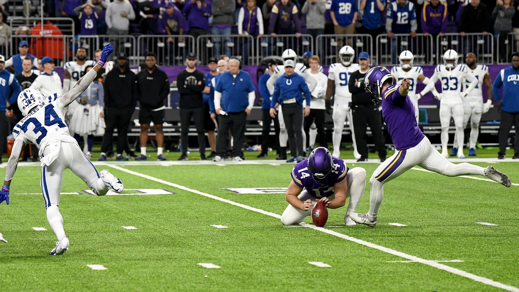 Vikings clinch NFC North title with biggest comeback in NFL history