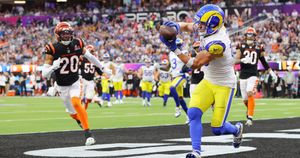 Super Bowl: Los Angeles Rams defeat Cincinnati Bengals 23-20 - CBS News