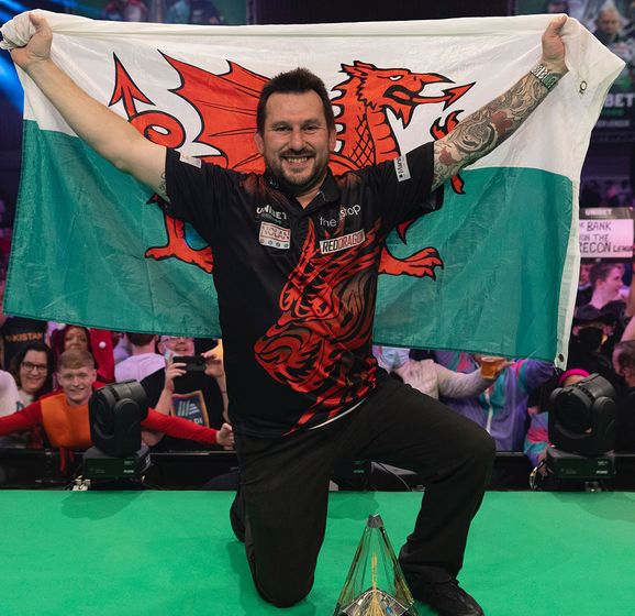 Darts results Jonny Clayton wins the Premier League Darts title on