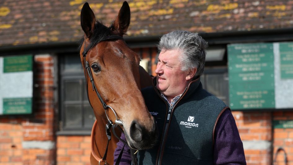 Something catches Bravemansgame's eye at Ditcheat