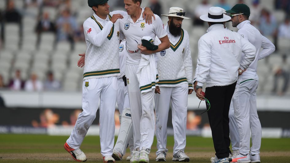 Morne Morkel wraps up the England innings