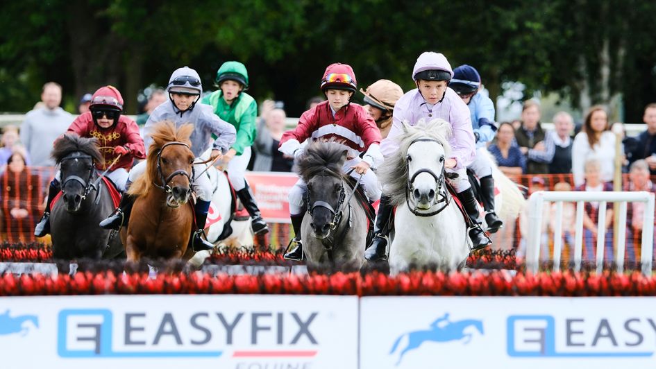 Action from a previous Shetland Grand National