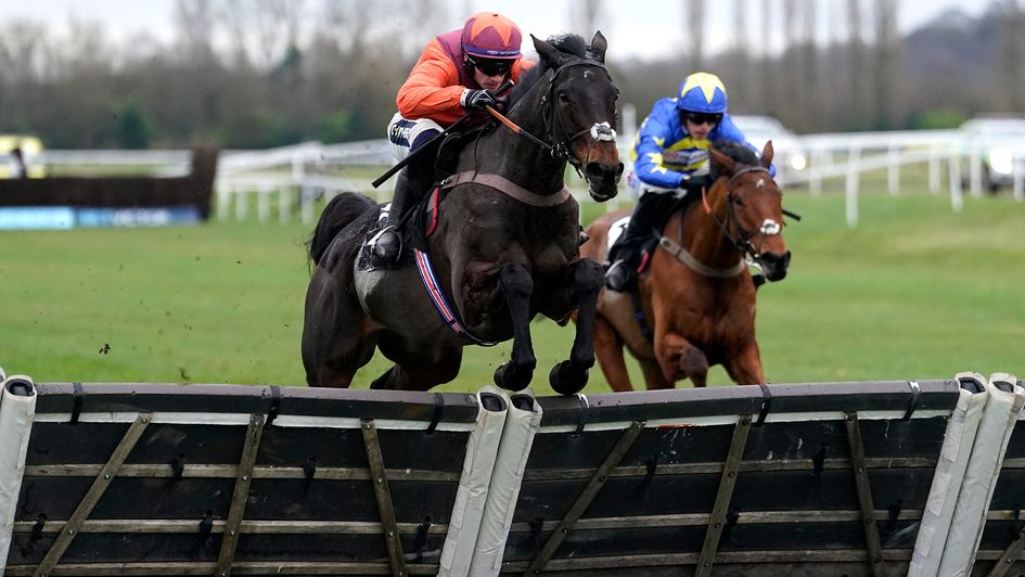 Gidleigh Park ridden by jockey Jonathan Burke