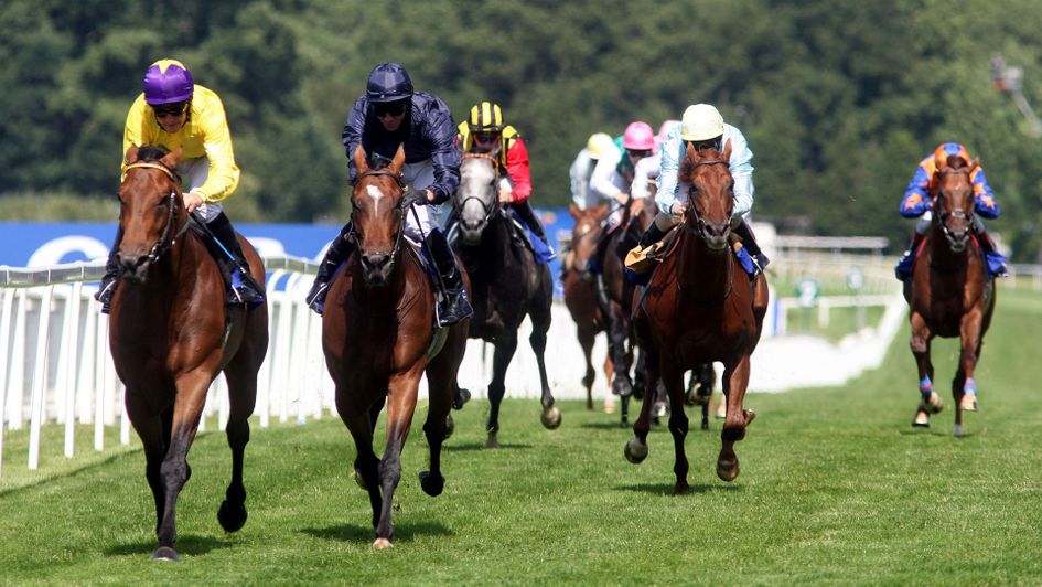 Sea The Stars (left) repels Rip Van Winkle in a thrilling edition of the Eclipse