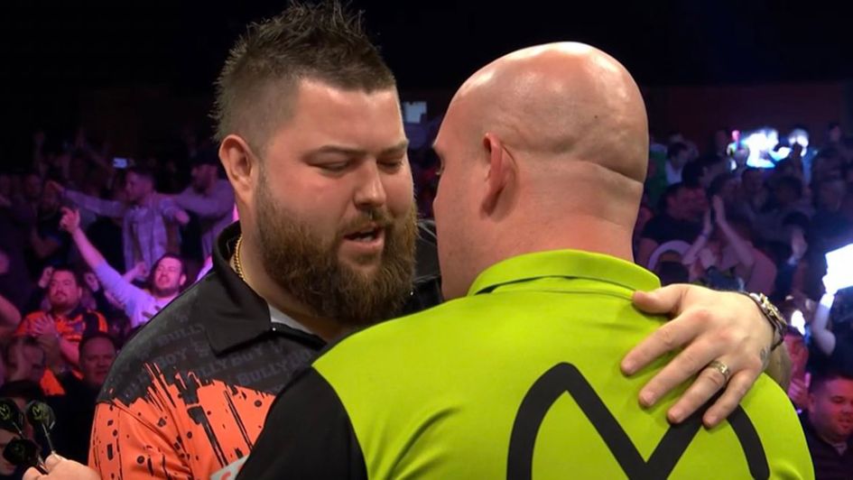 Michael van Gerwen beat Michael Smith in the Premier League