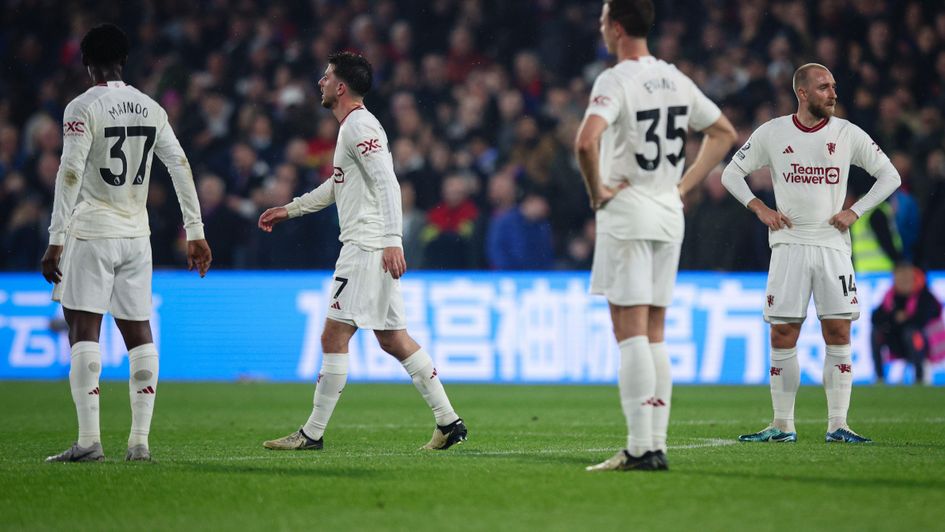 Dejected Manchester United players at Selhurst Park