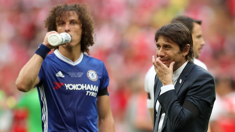 David Luiz (l) and Antonio Conte