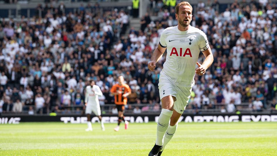 Harry Kane celebrates scoring against Shakhtar