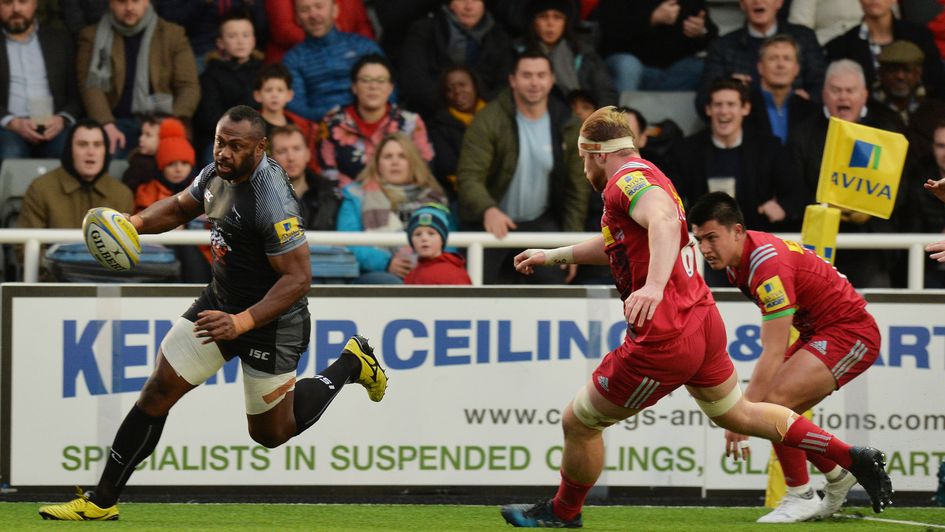 Vereniki Goneva scores the opening try of the game for Newcastle