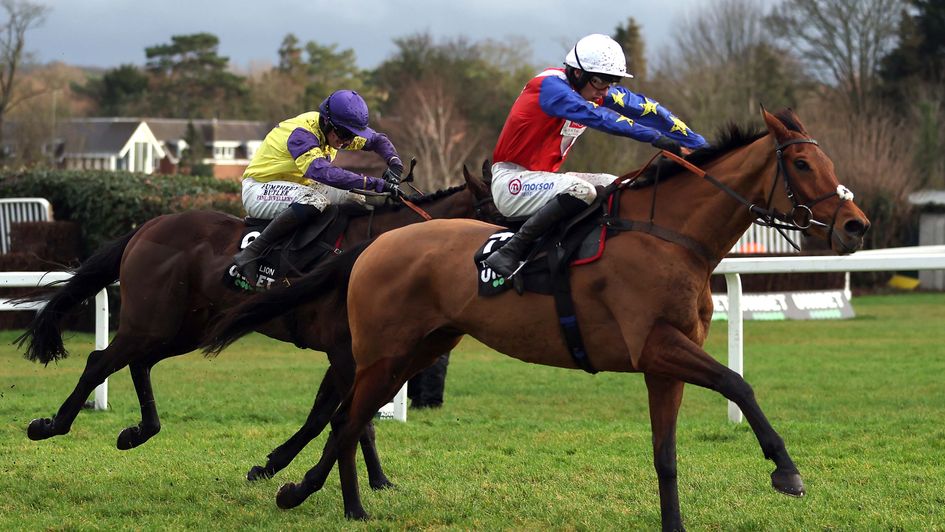 Tahmuras on his way to winning at Sandown