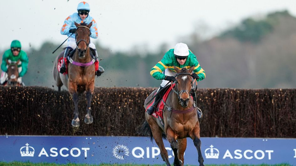 Un De Sceaux jumps the last behind Defi Du Seuil