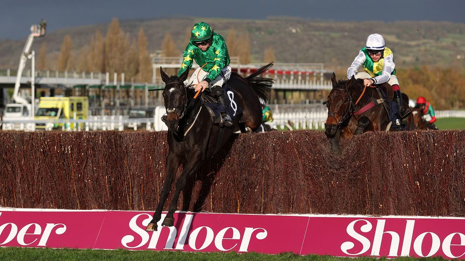 Malina Girl (left) goes past Cloudy Glen