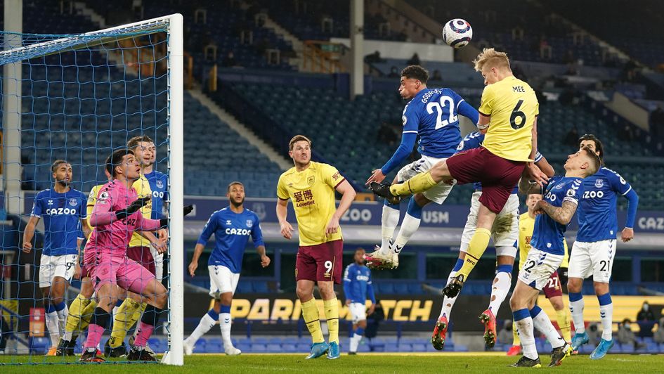 Ben Mee of Burnley heads the ball during the Premier League match between Everton and Burnley