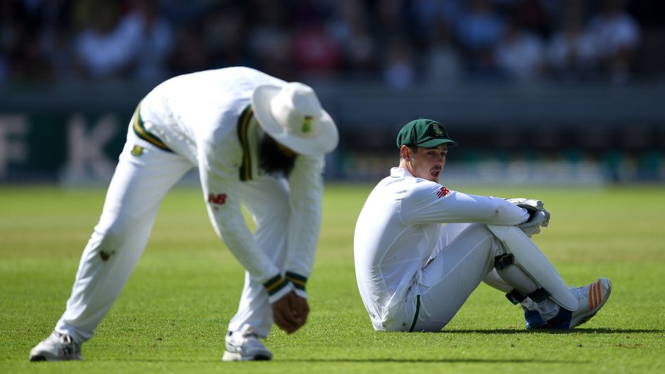 Quinton de Kock missed the chance to remove Joe Root