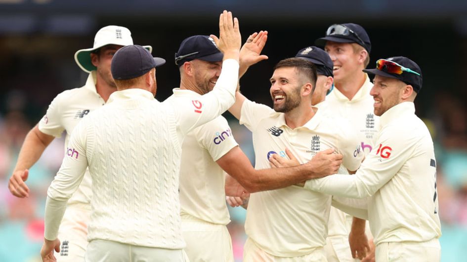 Mark Wood struck late on day one at the SCG