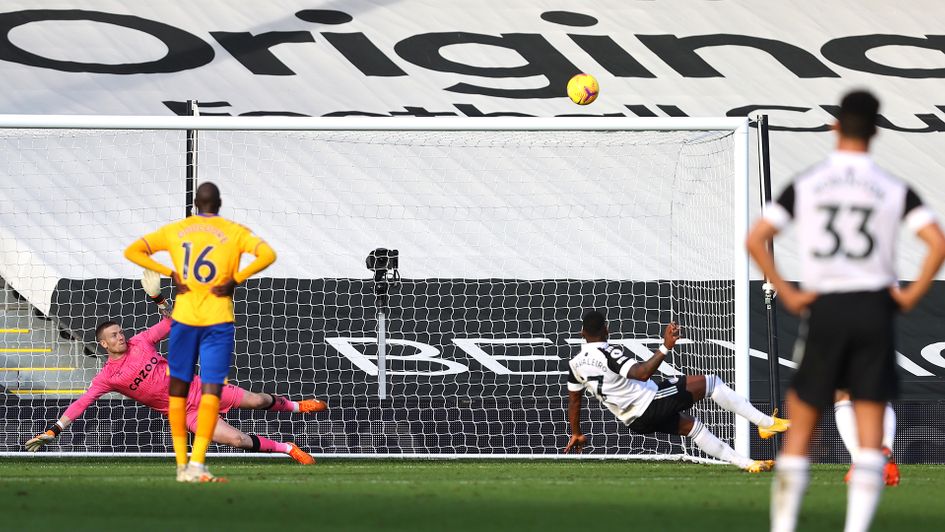 Ivan Cavaleiro slips and hits his penalty over the bar