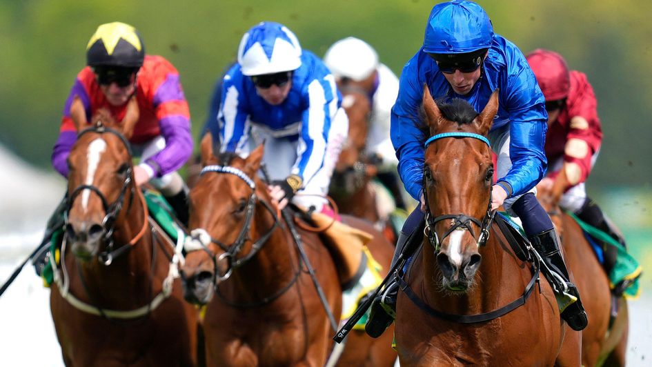 Fifth Column, ridden by William Buick (right, blue silks)