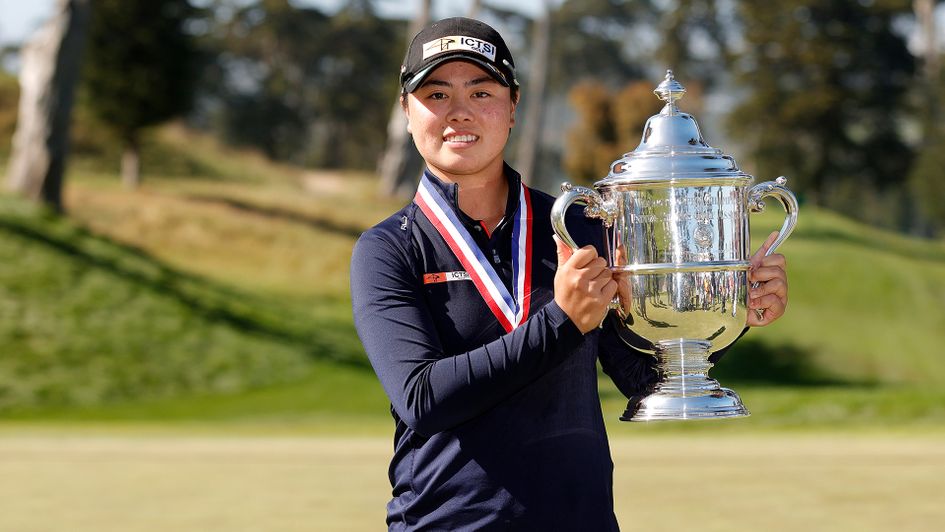 Yuka Saso with the US Open trophy