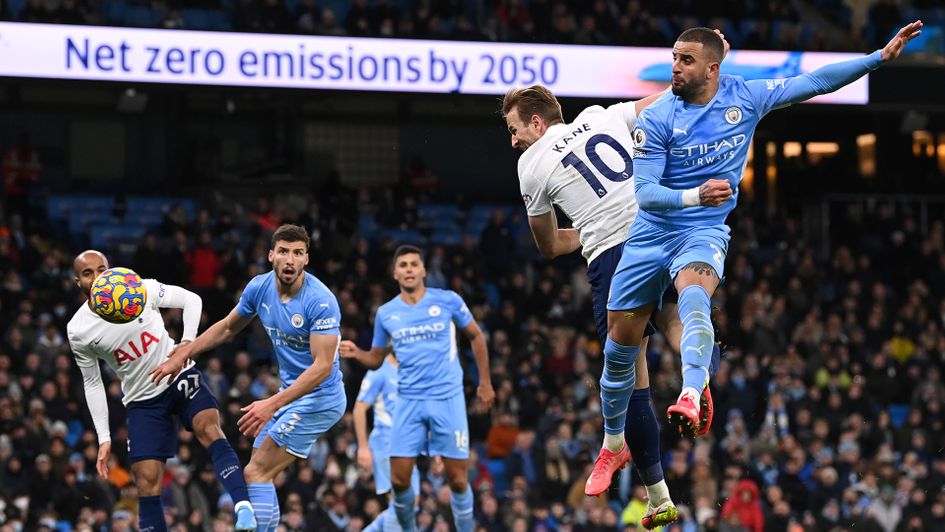 Harry Kane scores Tottenham's late winner against Manchester City