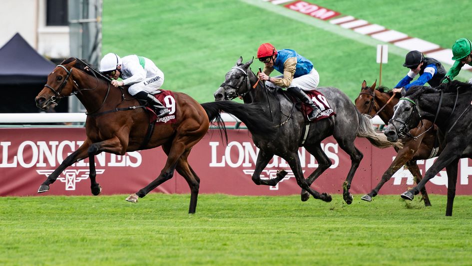 Friendly Soul comes nicely clear in the Prix de l'Opera