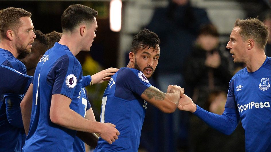 Theo Walcott and Everton celebrate