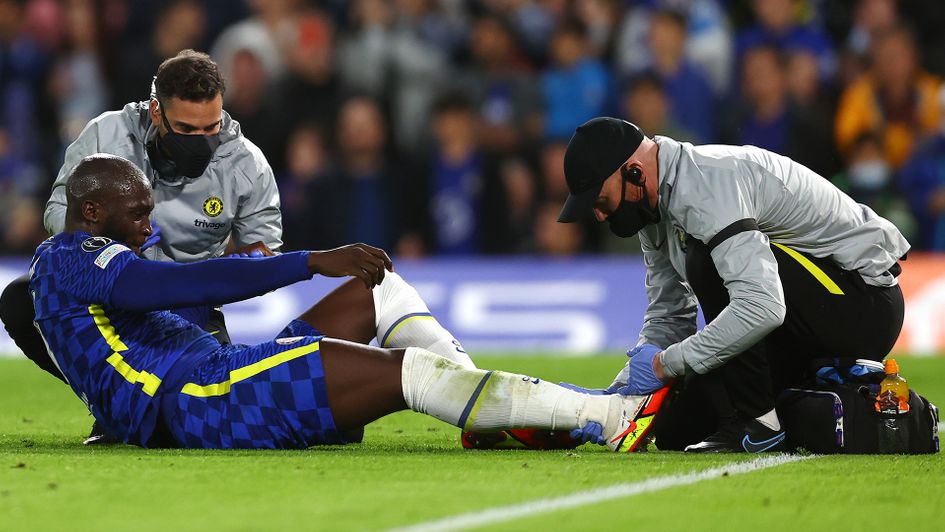 Romelu Lukaku receives medical treatment