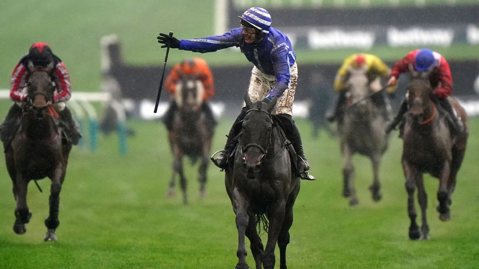 Energumene winning the Champion Chase