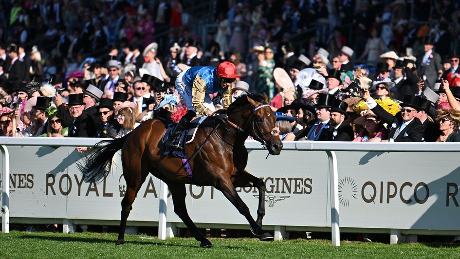 English Oak won easily in the Buckingham Palace Stakes