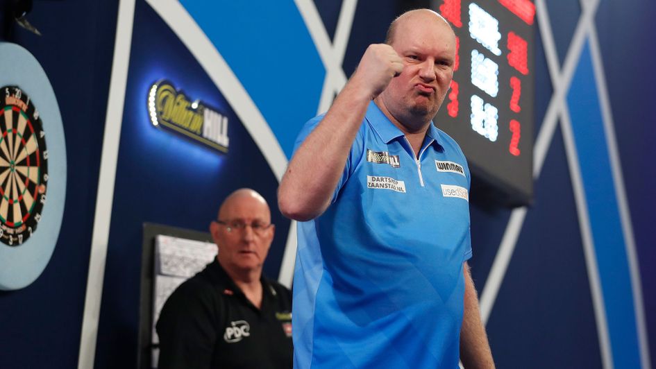 Vincent van der Voort beat Ron Meulenkamp in round two