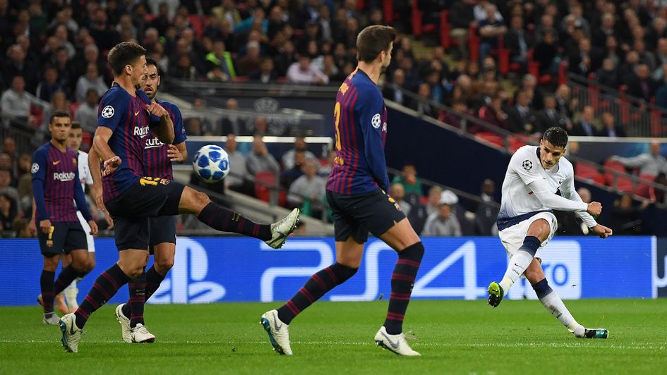 Erik Lamela scores against Barcelona