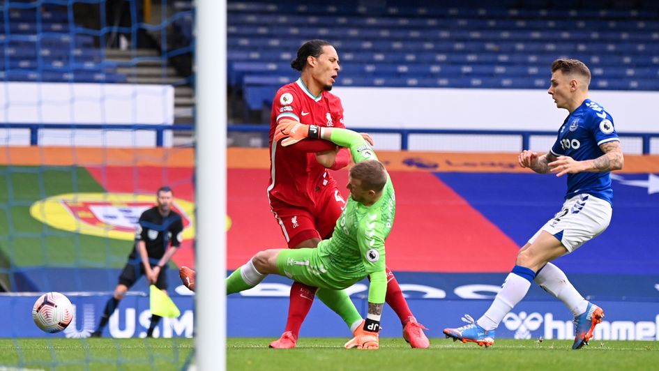 Jordan Pickford avoided punishment for this challenge on Virgil van Dijk