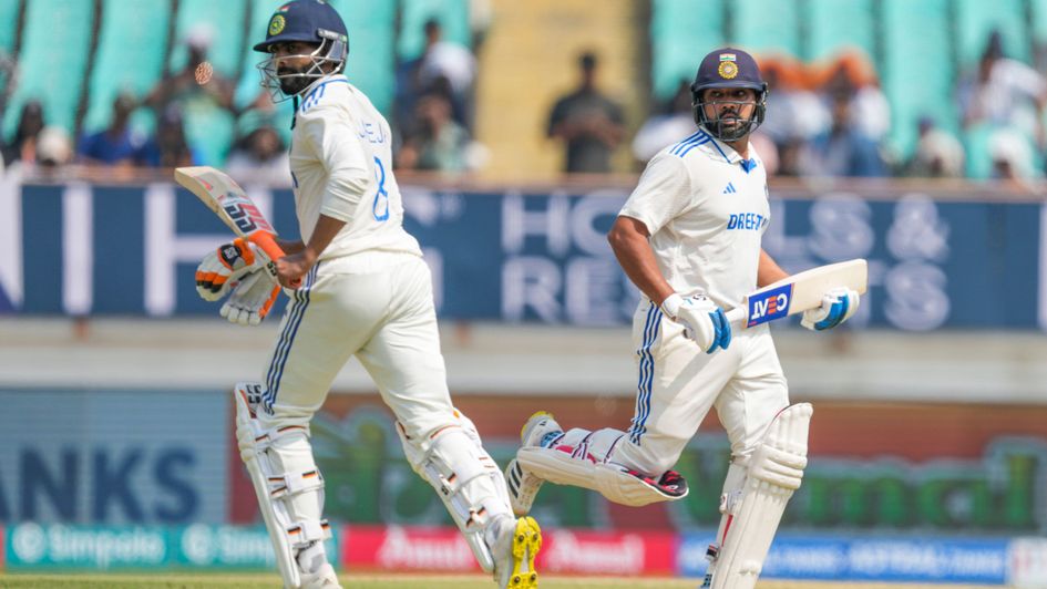 India make England toil