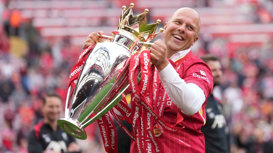 Arne Slot with the Premier League trophy