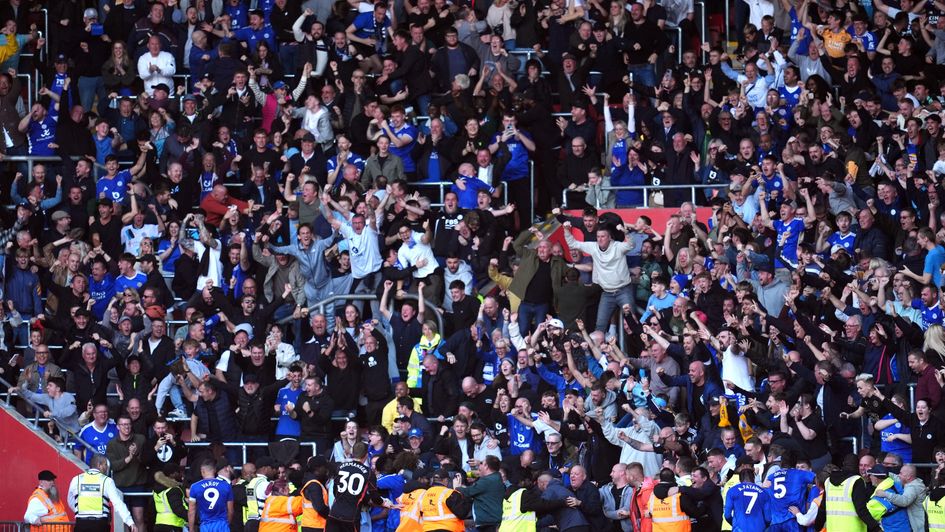 Wild celebrations for Leicester on the south coast