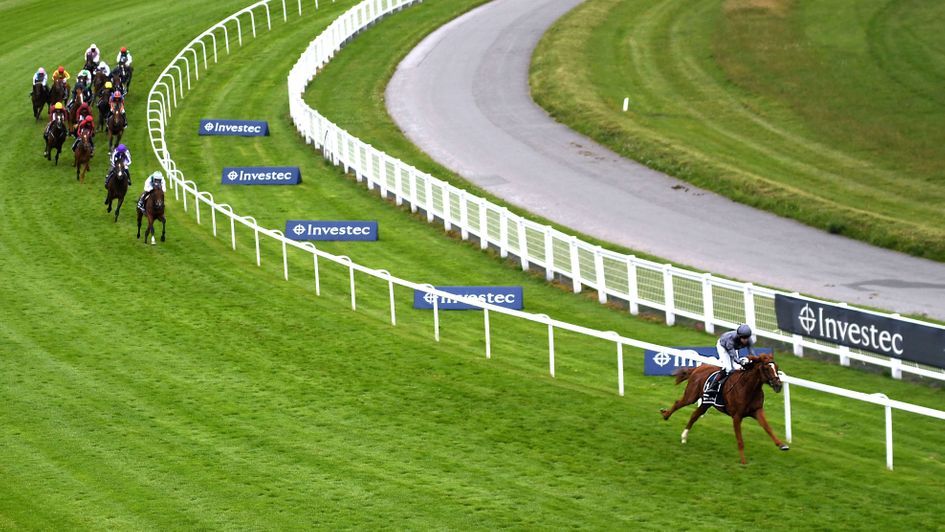 Tattenham Corner in the Derby - Serpentine is clear