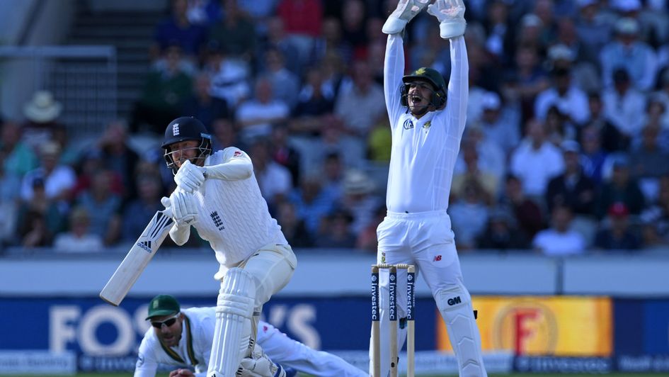 Dean Elgar narrowly fails to catch Jonny Bairstow