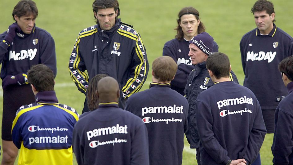 Arrigo Sacchi hands out instructions to his Parma players