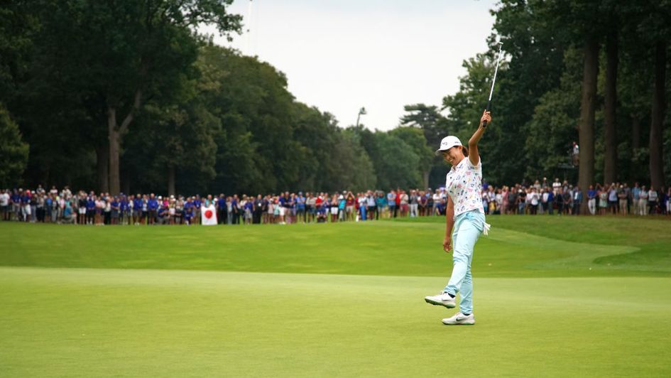 Hinako Shibuno celebrates a shock major win