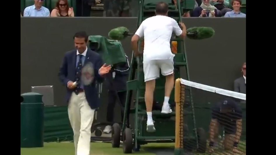 The umpire was invited to join in at Wimbledon - so he did!