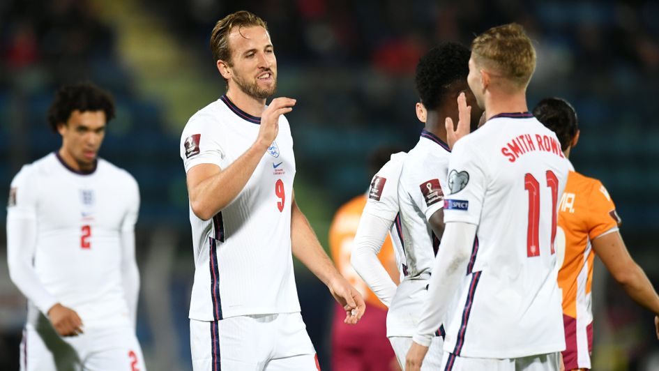 Harry Kane and Emile Smith Rowe celebrate