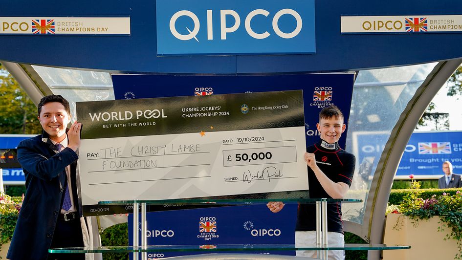 Billy Loughnane (right) receives the cheque from Tote’s Jordan Hopkins - image courtesy of Ascot Racecourse