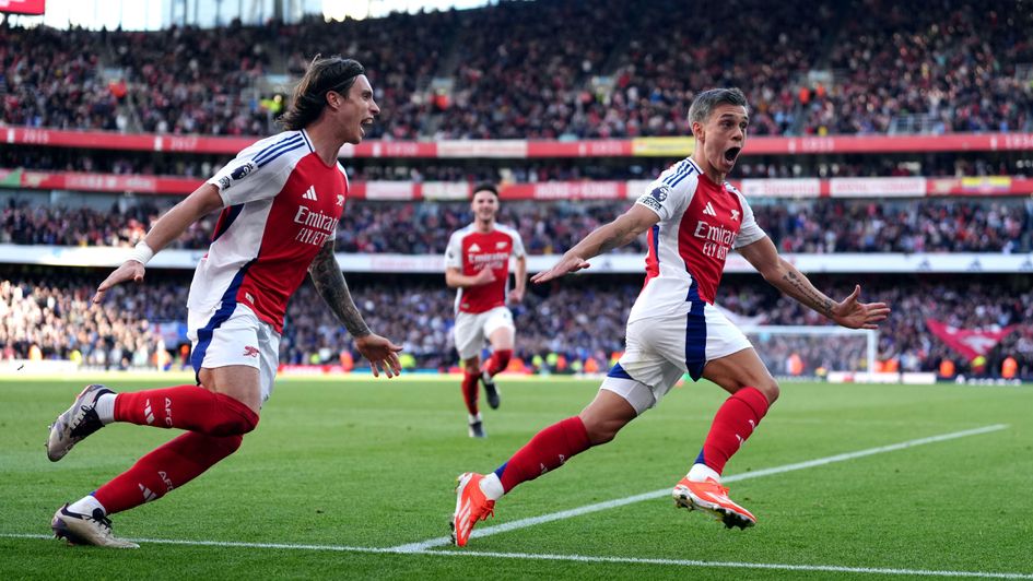 Leandro Trossard celebrates