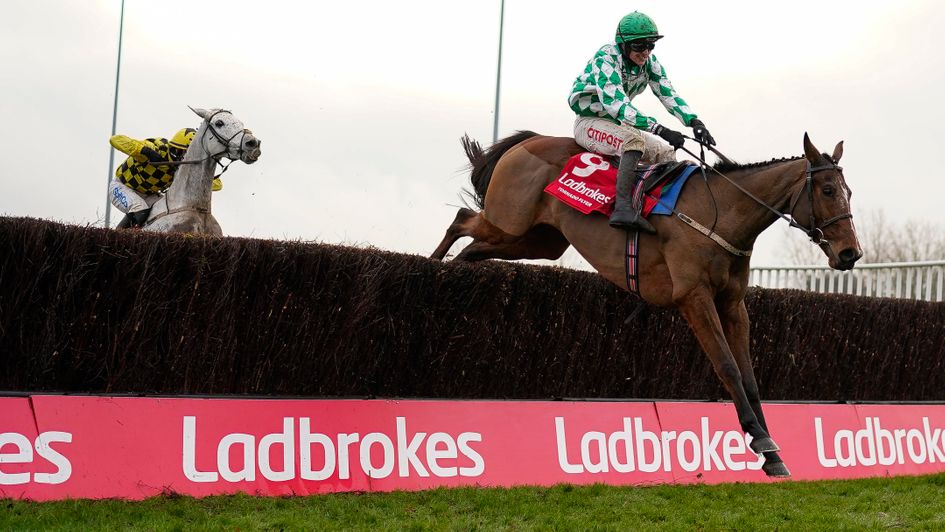 Tornado Flyer leads Asterion Forlonge over the last