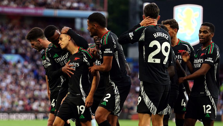 Arsenal celebrate Leandro Trossard's goal