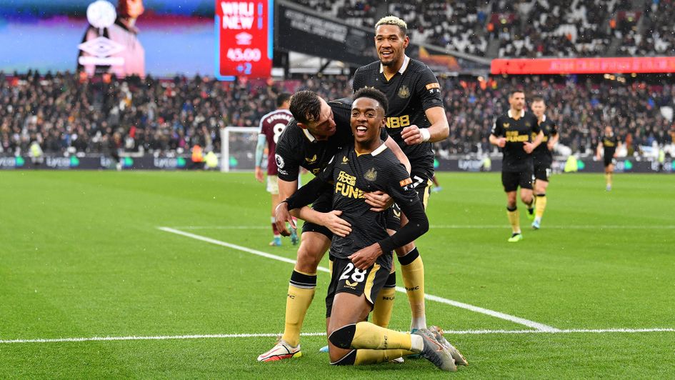 Joe Willock celebrates his goal against West Ham